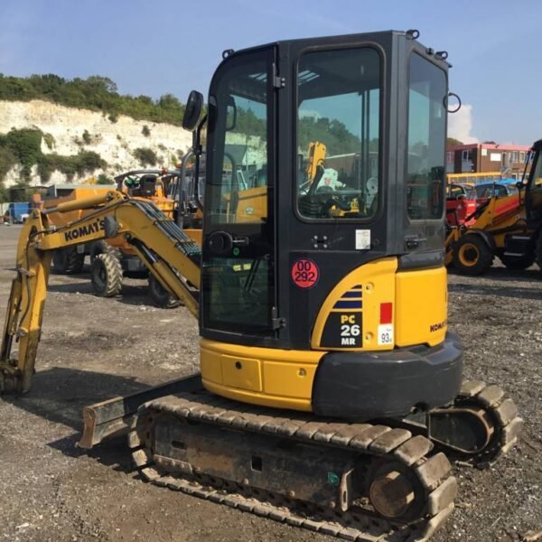 Mini-pelle d’occasion Komatsu PC26MR-3 (2012) – 2,8T – Moteur 15,7 kW – Image 3
