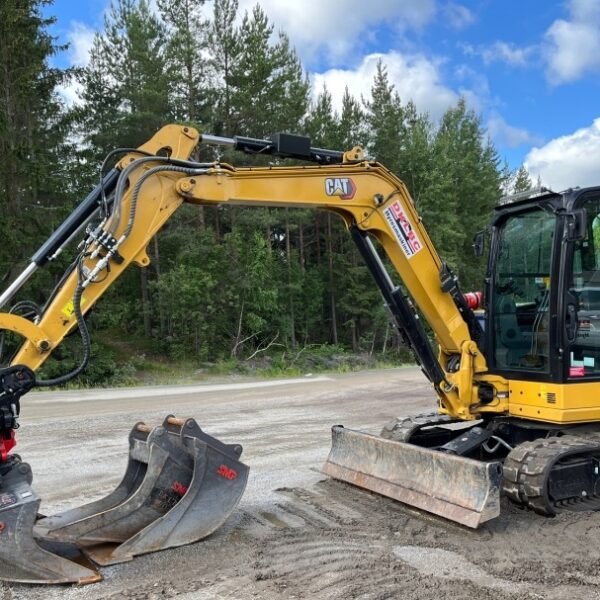 Mini-pelle CAT 305CR 2022 – 153 heures – Occasion – Image 3