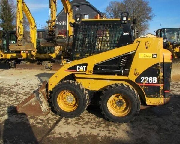 Chargeuse compacte Caterpillar 226B – 2005 – Image 1