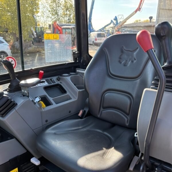 Mini-pelle Bobcat E26 2023 – 980 heures – Occasion – Image 3
