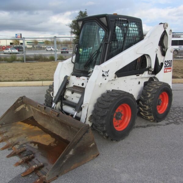 Chargeuse compacte Bobcat S250 – 2010 – Image 4