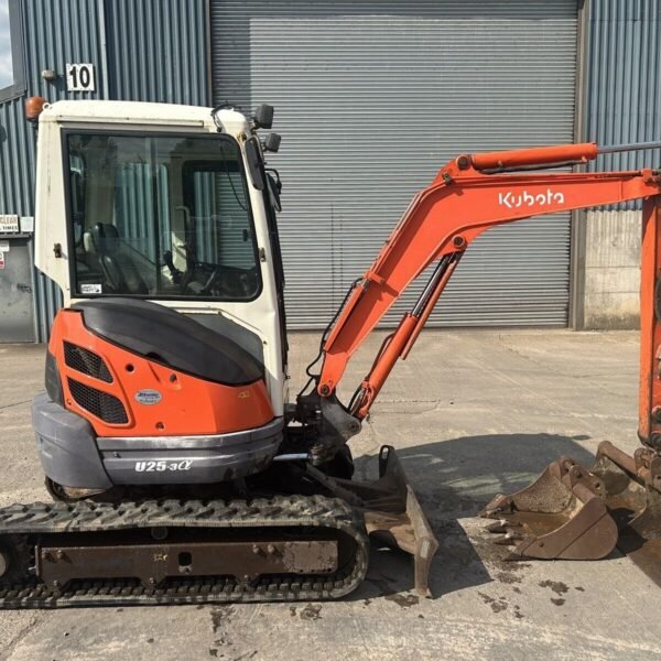Kubota U27-4 (2018) – Mini Pelle 2,7T avec Attache Hydraulique Rotative – Image 6