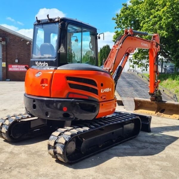 Kubota U48-4 (2011) – Mini Pelle 5T – 3765 h – Révisée – Image 1