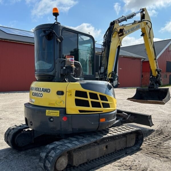 Mini-pelle d’occasion New Holland E50B SR (2012) – 5,1T + Remorque – Image 4