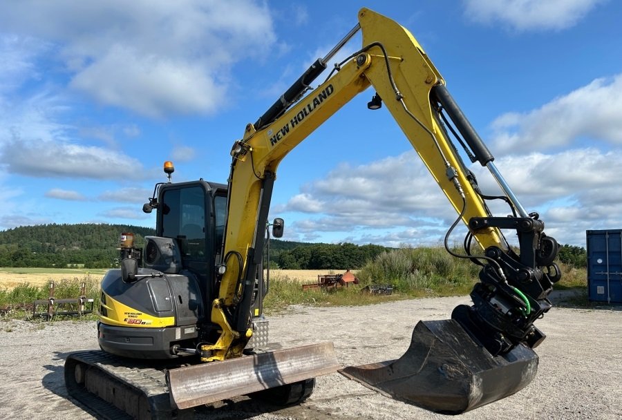 New-Holland-E50B-004.jpg