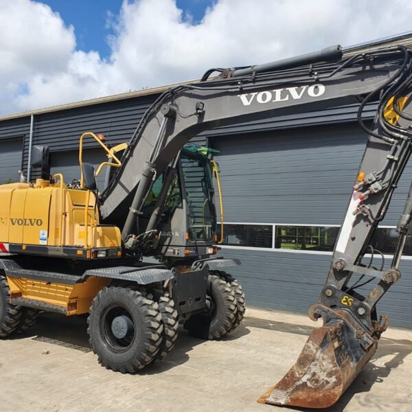 Pelle sur pneus Volvo EW140C 2008 – 14,6T – Occasion – Image 3