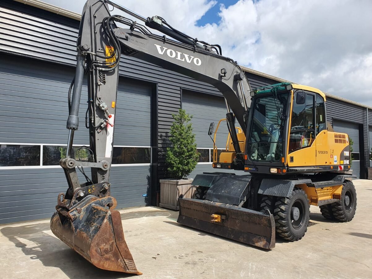 PELLE-VOLVO-EW140C-04.jpeg