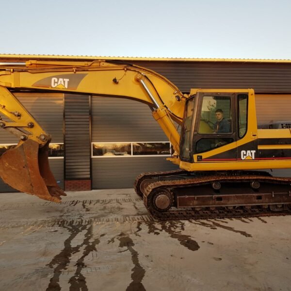 Pelle sur chenilles Caterpillar 325BL 2000 – 8231 heures – 26,5 tonnes – Image 4