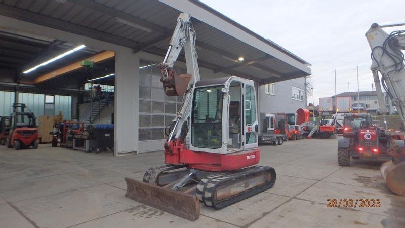 Takeuchi-153-011.jpg