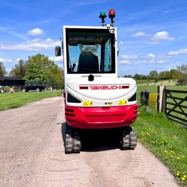 Takeuchi TB230 (2018) – Mini Pelle 2,8T – 2916h – Entièrement Révisée – Image 9