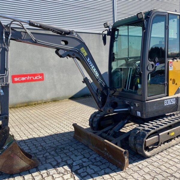 Volvo ECR25 (2015) – Mini Pelle d’occasion Compacte 2,5T, Révisée – Image 1