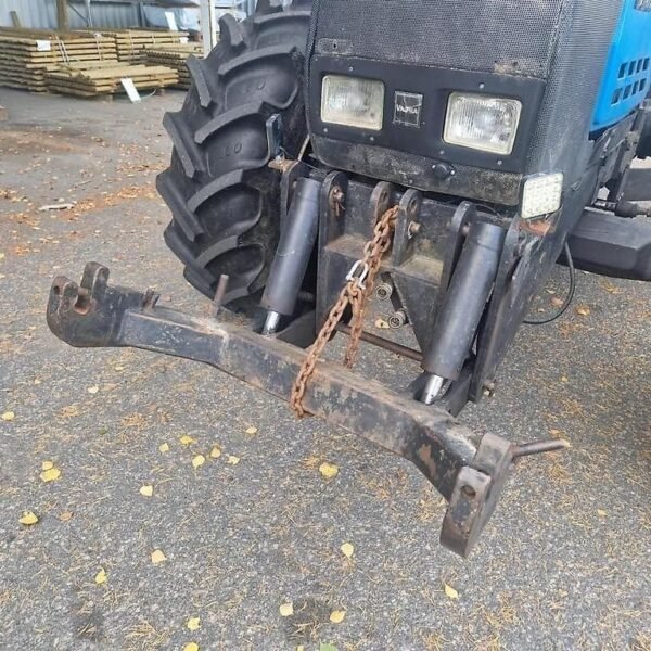 Tracteur agricole 4 roues motrices avec chargeur frontal – 2000 – 101 ch – Image 8
